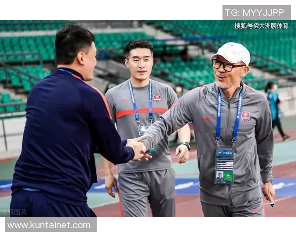 重庆乒乓球队灵活性引发热议球员表现与战术调整成焦点讨论 重庆乒乓球队灵活性引发热议球员表现与战术调整成焦点讨论