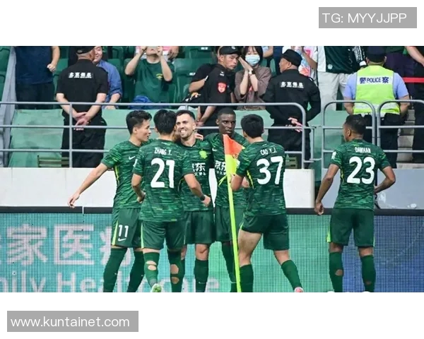 国安与恒大激战正酣免费直播全程回放精彩瞬间尽在掌握 国安与恒大激战正酣免费直播全程回放精彩瞬间尽在掌握