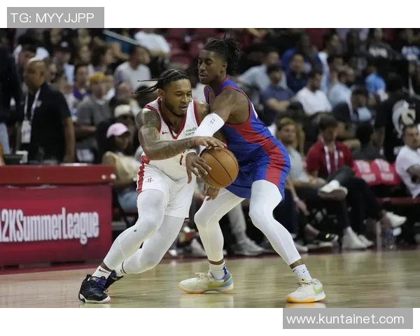 夏季联赛火箭队与蓝网队激战正酣球迷期待精彩对决