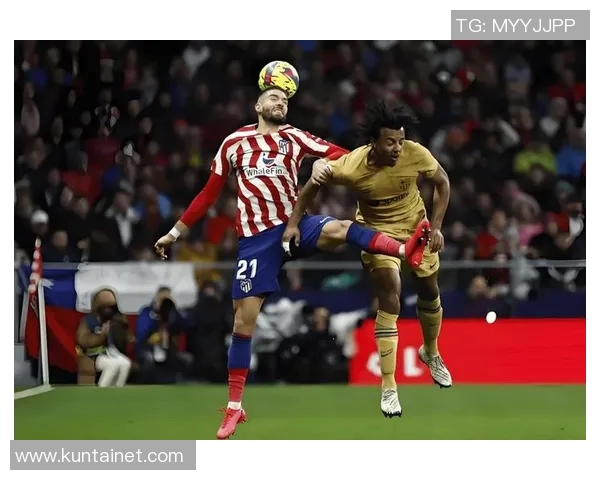 巴萨那与贝蒂斯的激烈对决揭示西甲联赛的争冠形势与球队实力较量