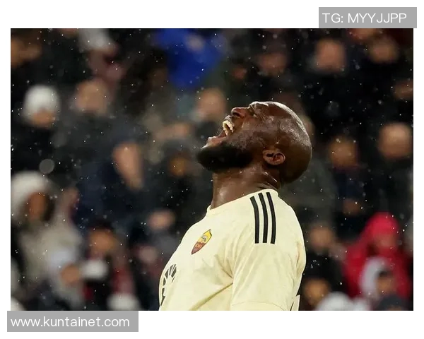 卢卡库的传奇之路：从天才少年到世界顶级前锋的奋斗历程