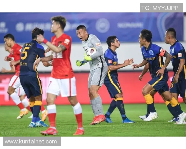 重庆与广州精彩对决直播视频全程回放及赛后分析分享 重庆与广州精彩对决直播视频全程回放及赛后分析分享