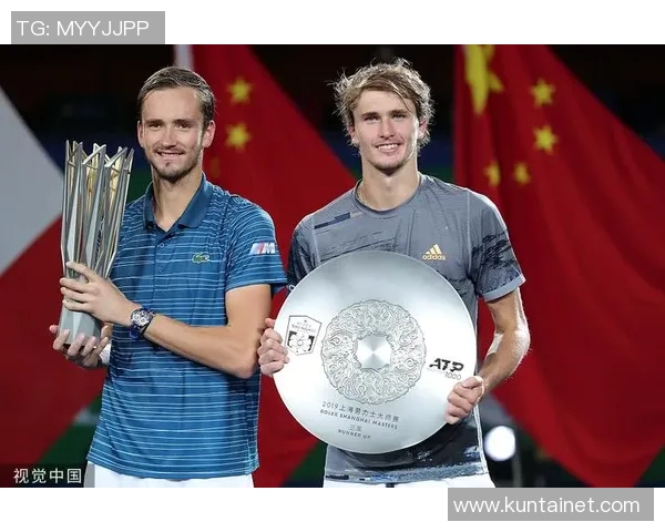 上海足球队在大师赛中的默契配合与战术执行分析