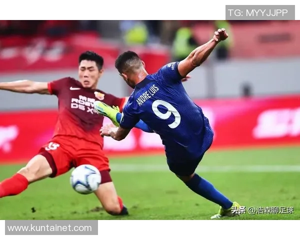 大连人迎战上海申花争夺中超积分榜关键战役的胜利荣耀 大连人迎战上海申花争夺中超积分榜关键战役的胜利荣耀