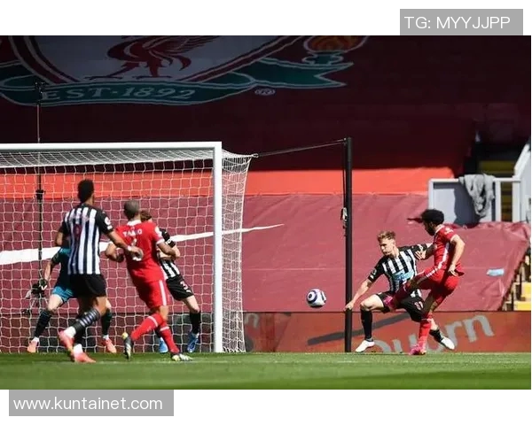 广州羽毛球队边路渗透战术解析与实战应用探讨