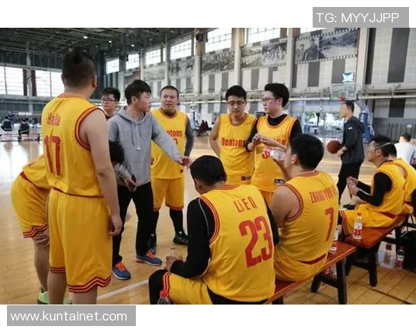 广州篮球队的比赛节奏分析与战术得失探讨MBA