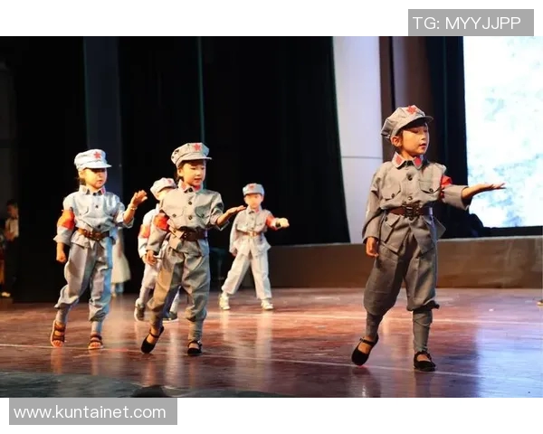 谢什科的传奇人生与不屈精神探讨：从足球场到人生舞台的启示